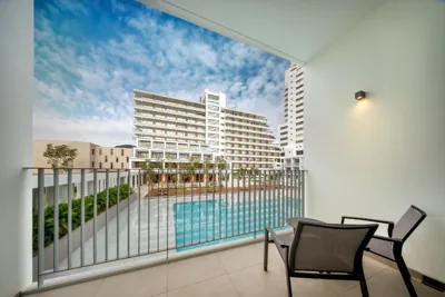 수영장 전망 킹룸 — Patong Beach Hotel by See2Sea