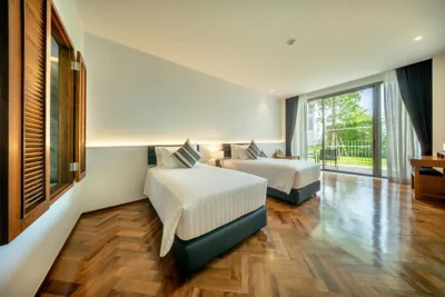 정원 전망 트윈룸 — Patong Beach Hotel by See2Sea